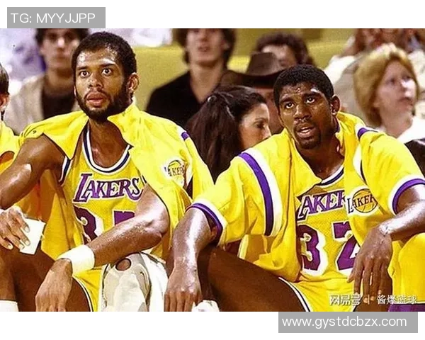 伯德与坏孩子军团的对决传奇：篮球场上的荣耀与挑战