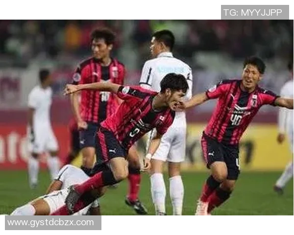 布莱克本与冈本的精彩对决揭示足球战术的博弈与激情