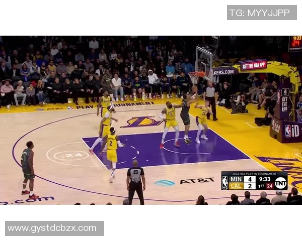 湖人对决热火谁能在这场激烈比赛中笑到最后分析与预测 湖人对决热火谁能在这场激烈比赛中笑到最后分析与预测