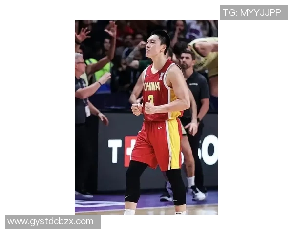 胡明轩的篮球之路:从青涩少年到国家队核心的成长历程与辉煌成就 胡明轩的篮球之路:从青涩少年到国家队核心的成长历程与辉煌成就